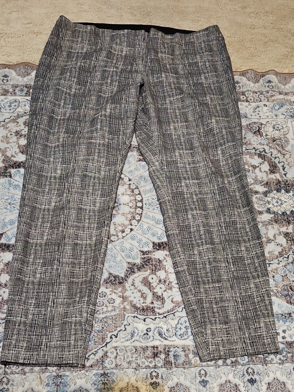 Alfani Black & White Textured Cropped Ankle Pants